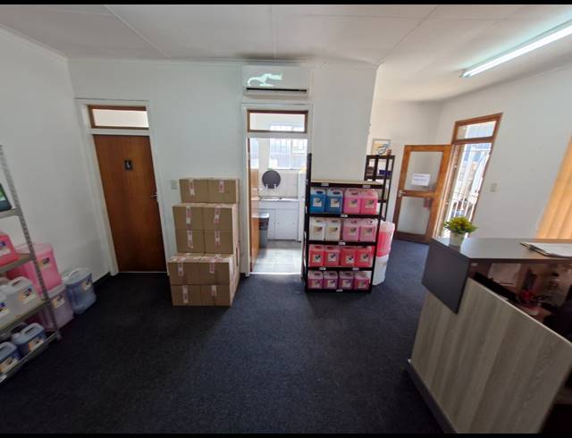 602M² WAREHOUSE TO LET IN JET PARK